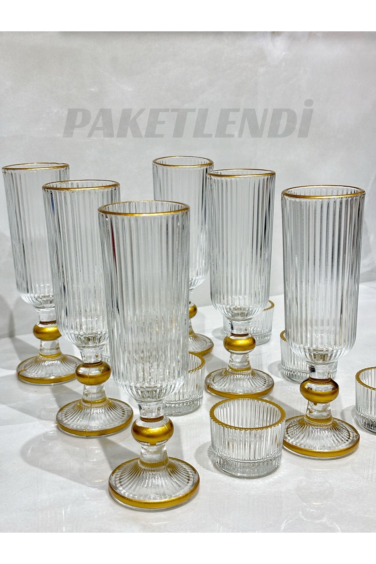 PAKETLENDİ 12 Parça Yaldızlı Kahve Yanı Seti - 6 Adet Lokumluk / 6 Adet Çizgili Bardak