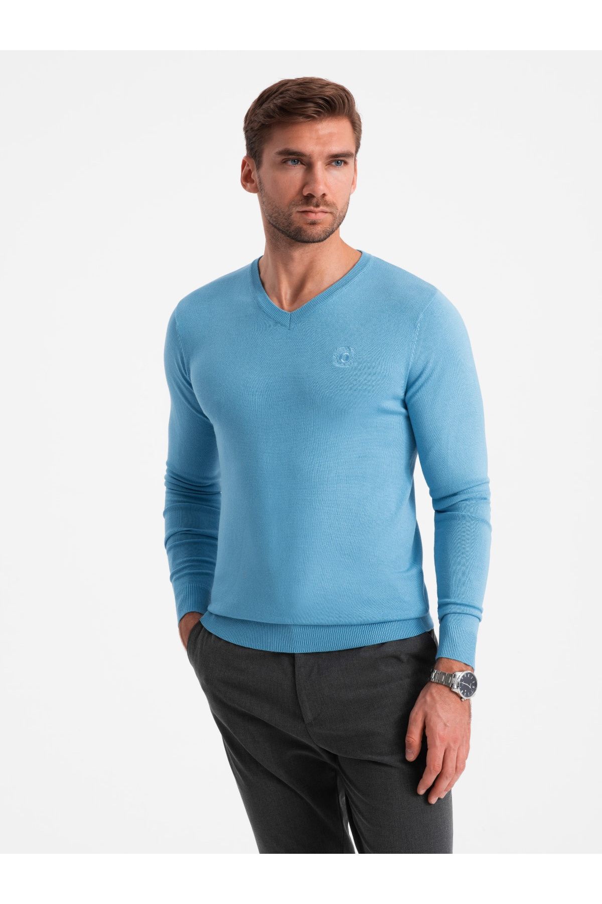 OMBRE-Elegantní pánský svetr BASIC s výstřihem do V a viskózou - modrý V21 OM-SWBS-0107 XXL 4