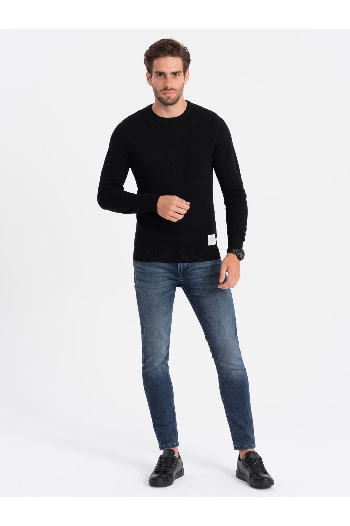 OMBRE-Strukturierter Herrenpullover mit halbrundem Ausschnitt - schwarz V4 OM-SWSW-0104 L 4