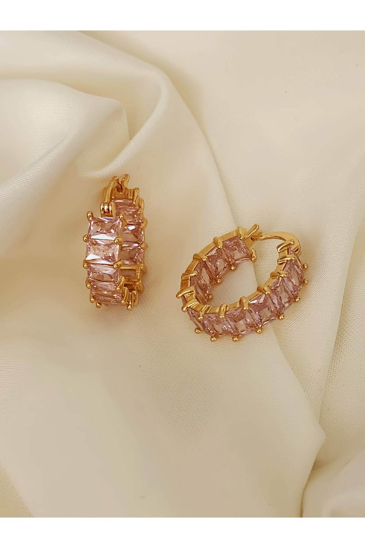 Eva Takı Store Pembe Zirkon Taşlı Halka Minimal Gold Küpe