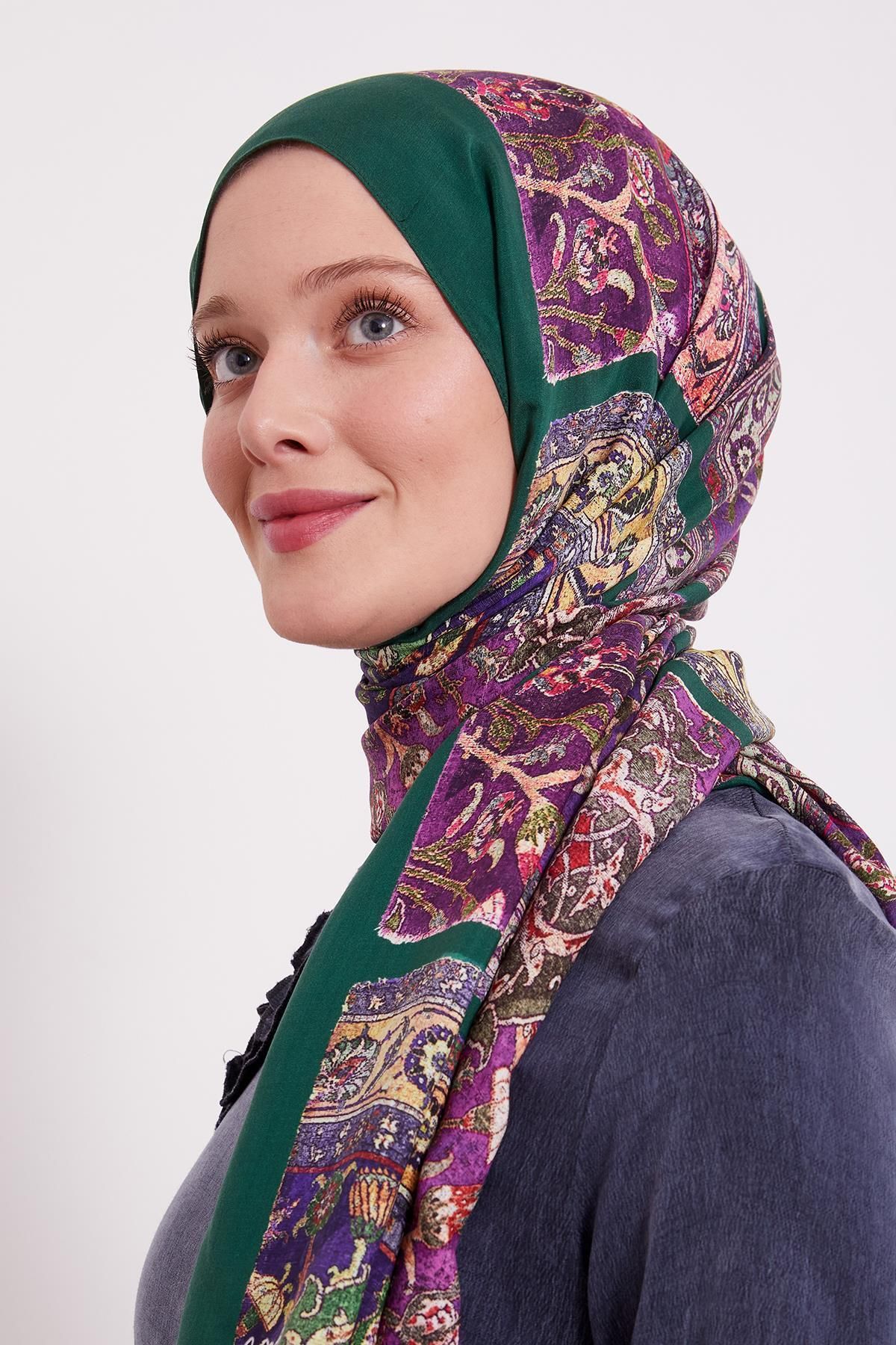 Levidor-Emerald Motif Pattern Royal Shawl 2