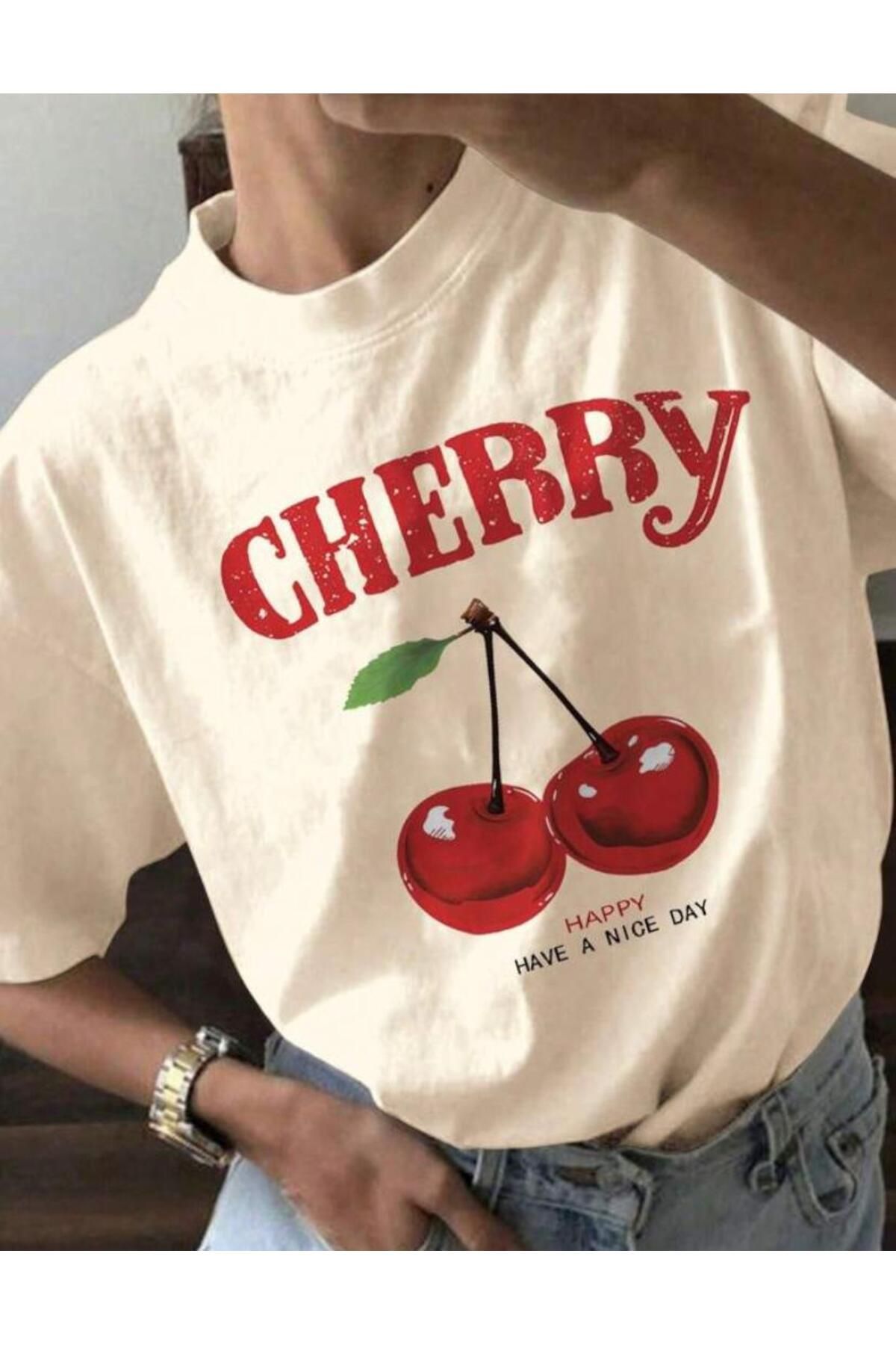 stg spor toptan giyim Kadın Bej Cherry Kiraz Baskılı Bol Kalıp T-shirt