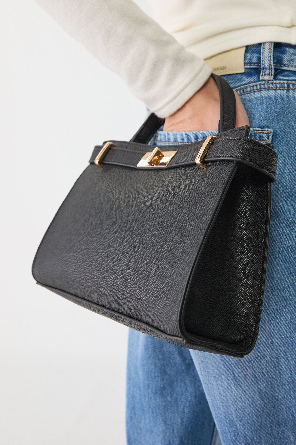 کیف زنانه سخت با بند کمربندی و بند بلند Stradivarius