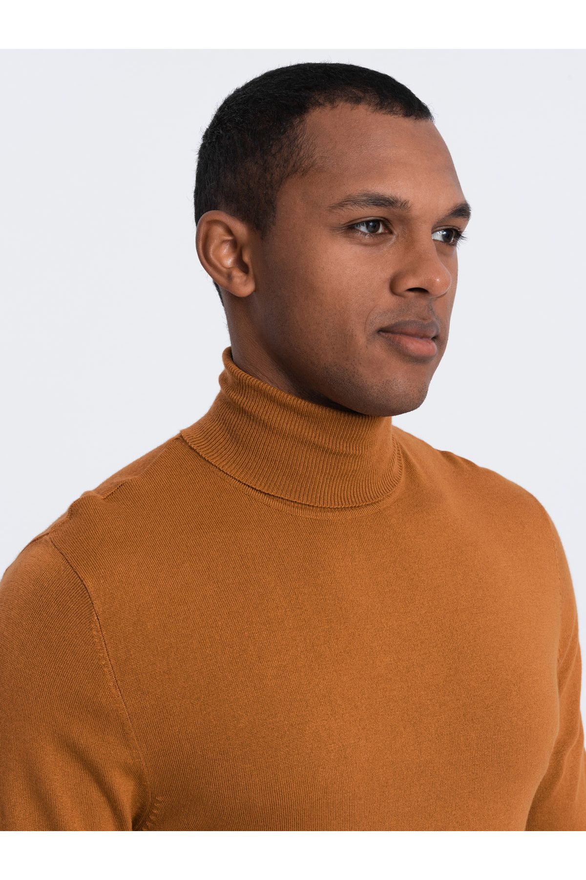 OMBRE-Men's knitted single-color turtleneck with viscose - camel V8 OM-SWTN-0101 XL 3