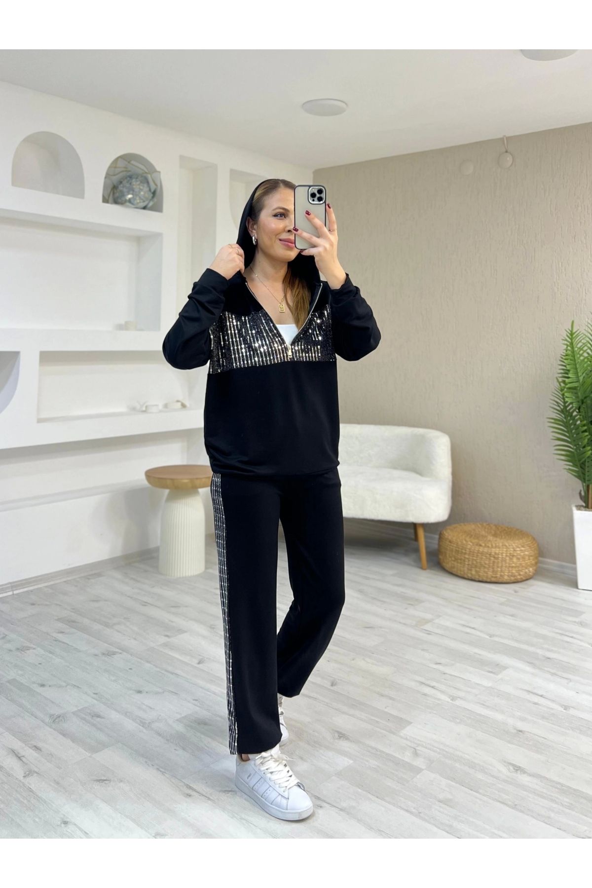 İrka Moda Payet Garnili Takım