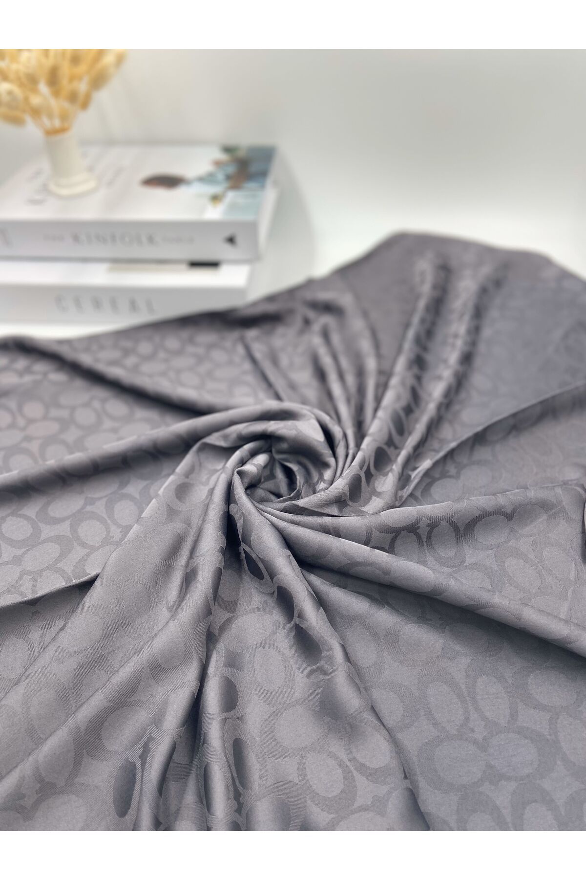 Soft shawl KENDİNDEN DESENLİ JAKAR KUMAŞ ŞAL