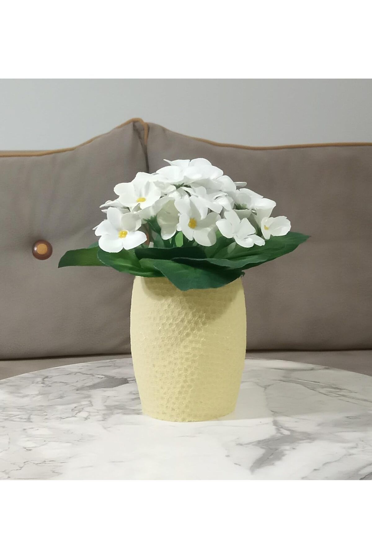 STOREMAX mrttnca DAHİL,VAZO DAHİL,VAZODA ÇİÇEK,BEYAZ YAPAY ÇİÇEK,VAZO SARI PETEK DESENLİ POLİRESİN