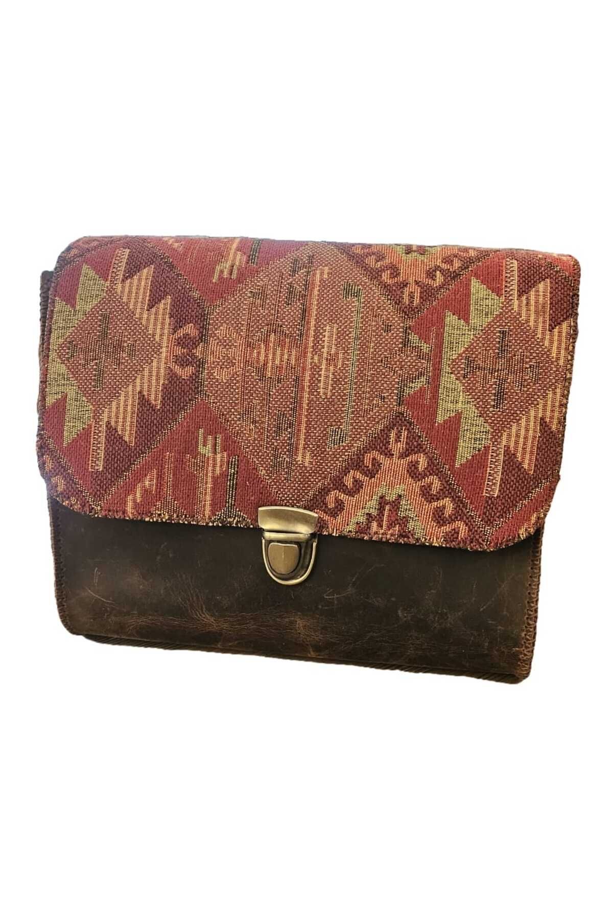 Dora Leather Crafts DORA KİLİM DESENLİ POSTACI ÇANTASI KAHVE