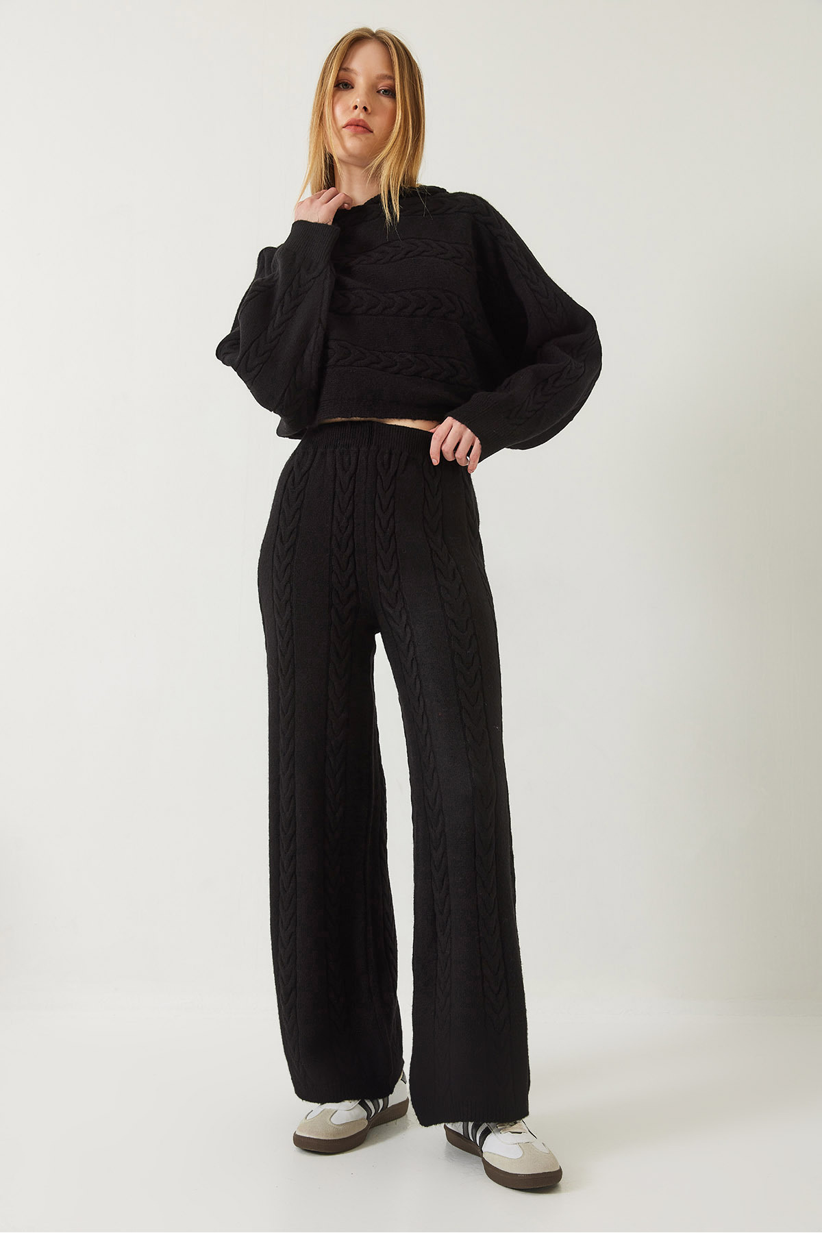 LUCCI Textured Knitwear Crop Sweater and Wide Leg Pants Co-Ord Set 4