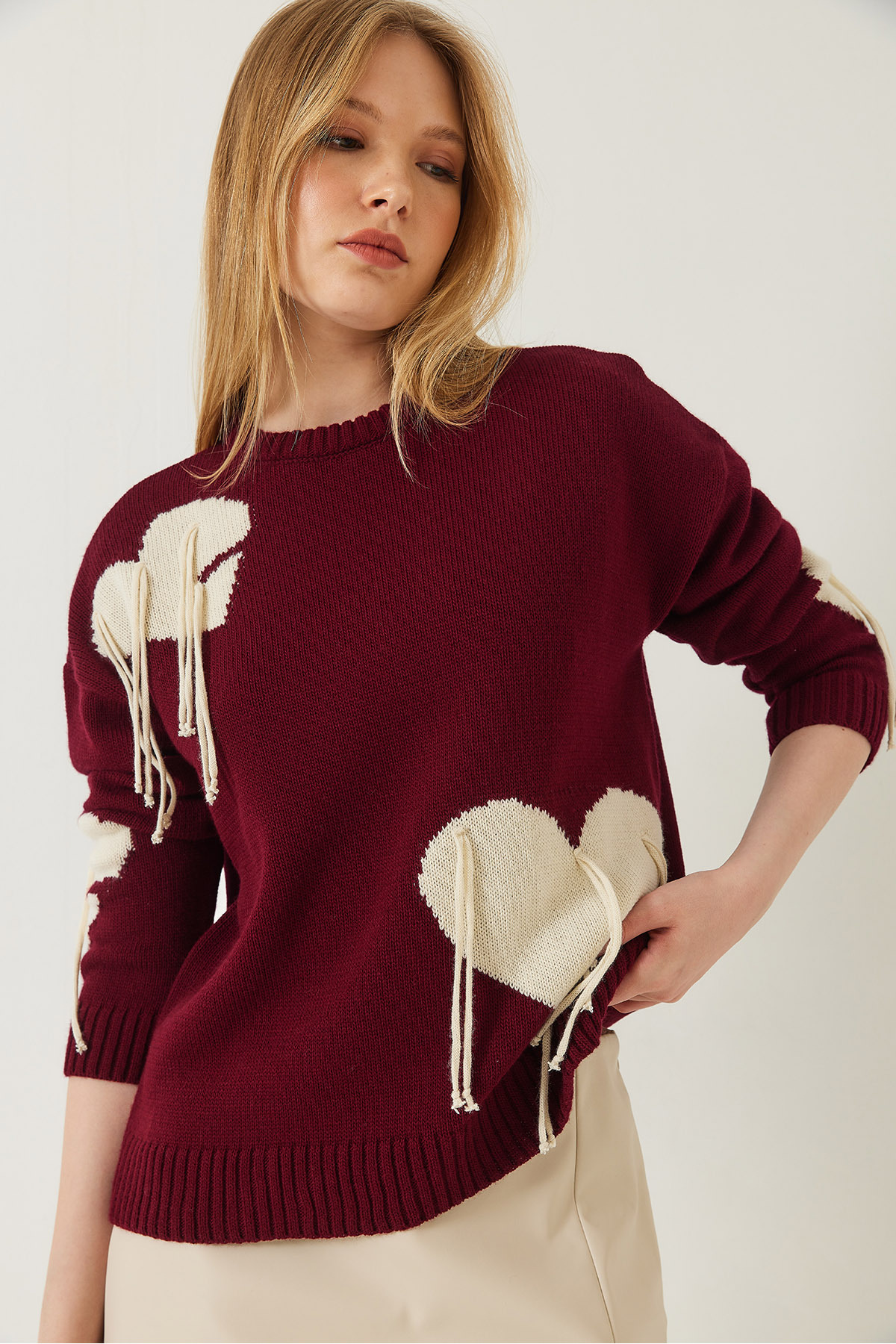 Bianco Lucci Дамски плетен пуловер с ресни на сърце 20246860