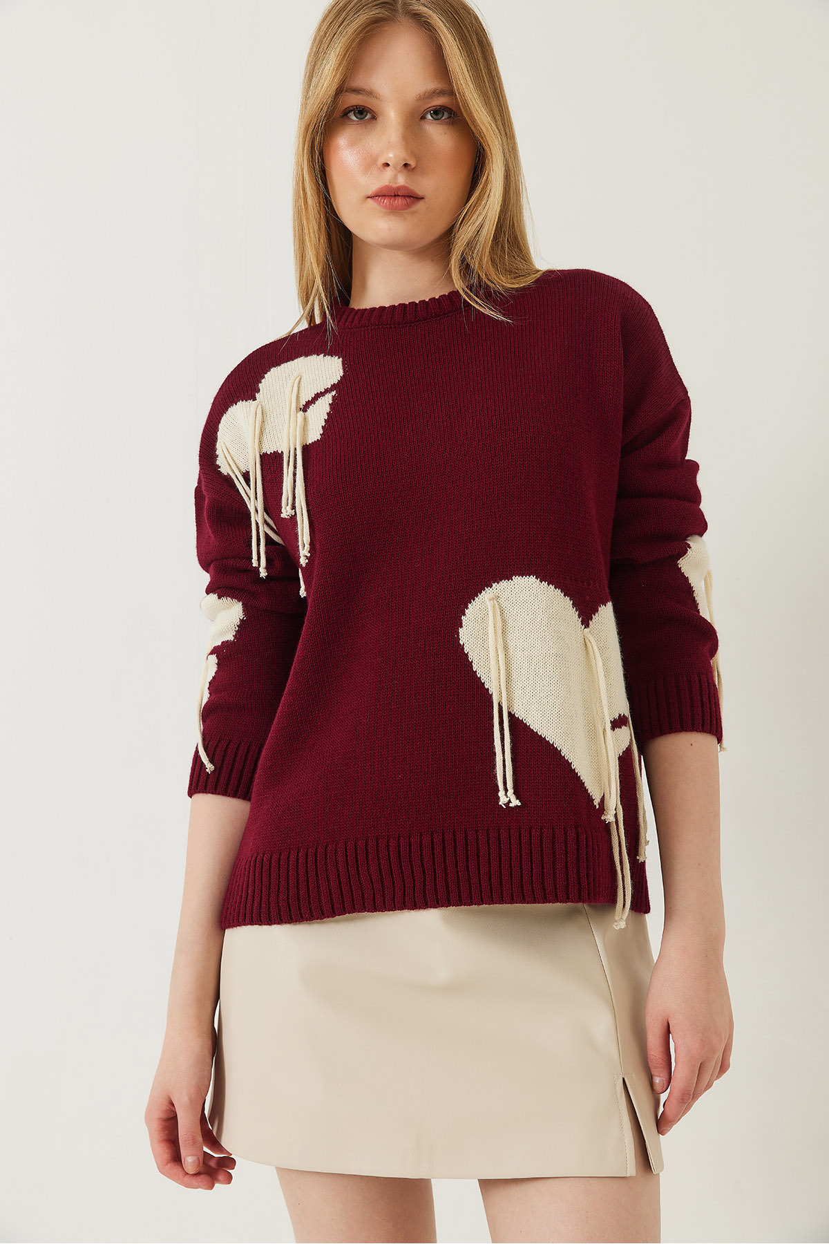 Bianco Lucci Дамски плетен пуловер с ресни на сърце 20246860