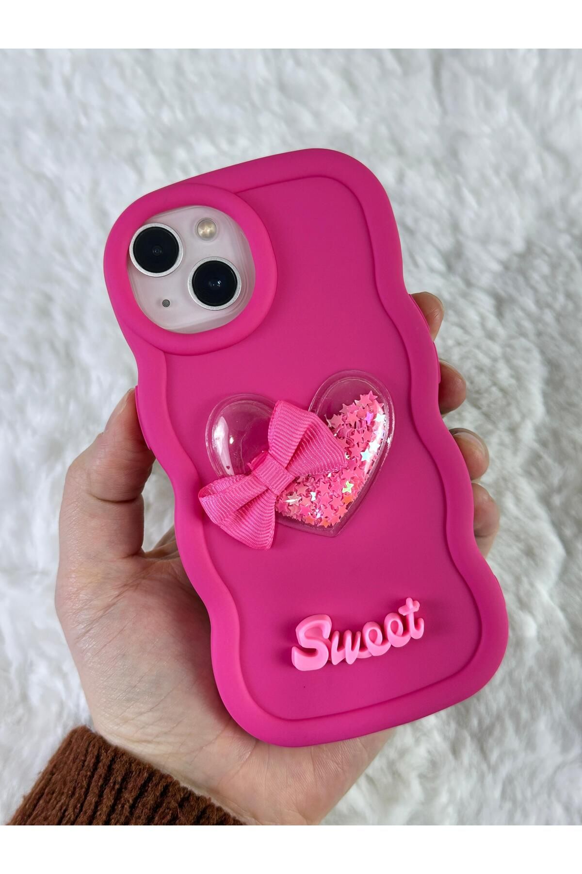 Vip Case iPhone 15/14 ve 13 ile Uyumlu Renkli Kalp Kurdele Detaylı Simli Dalgalı Sweety Kılıf