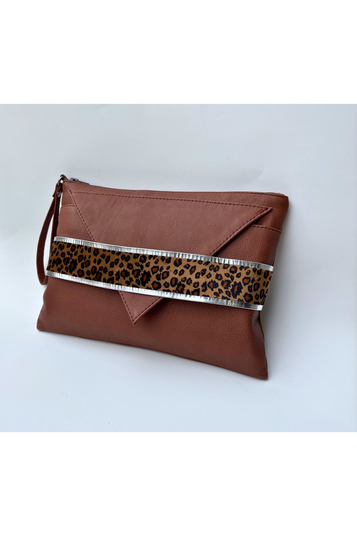 Atelier Nui Brown Leopard Clutch / Kahverengi Deriden Leopar Desenli Şeritli Portföy Çanta