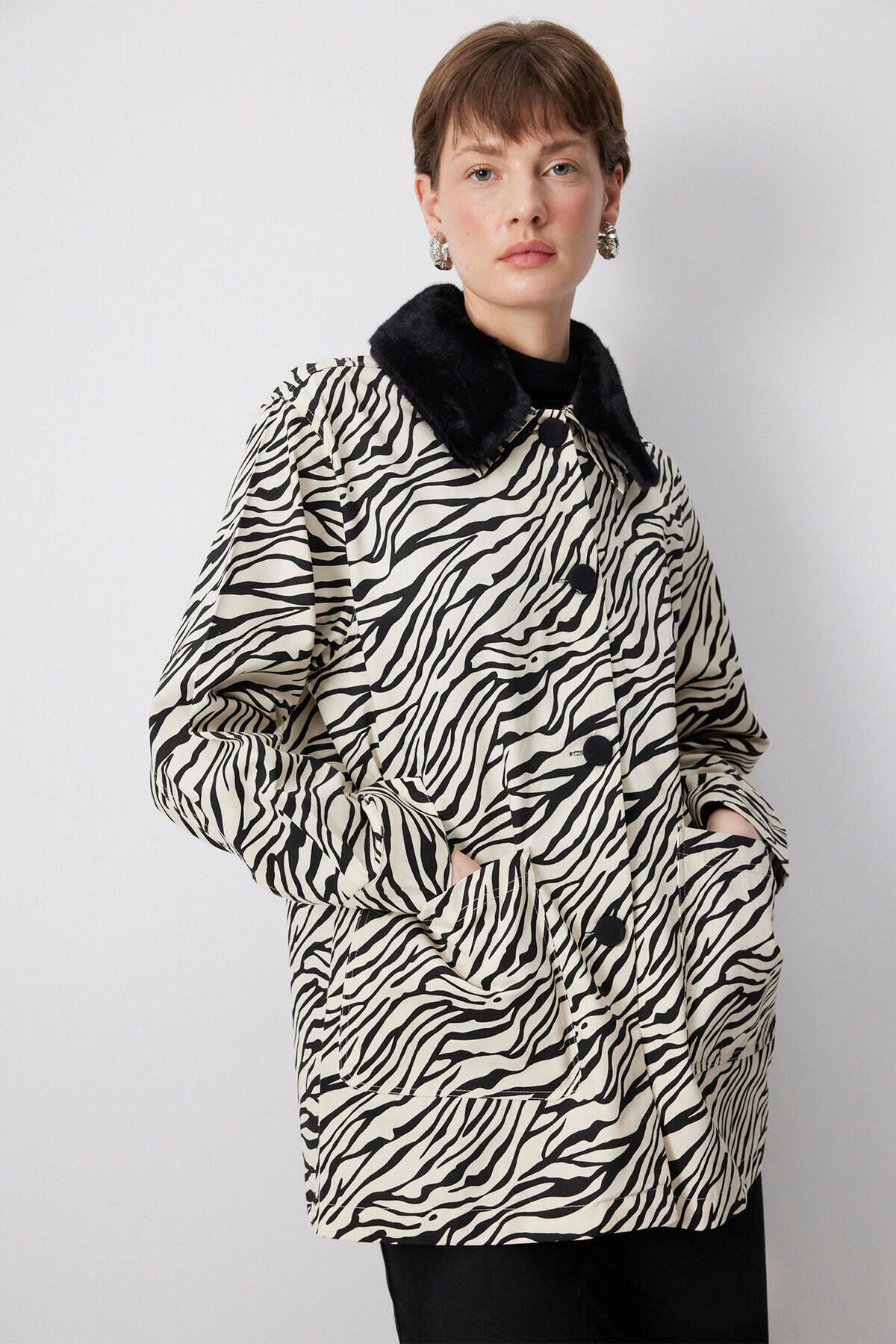 Touché Privé-Zebra Patterned Gabardin Jacket 6