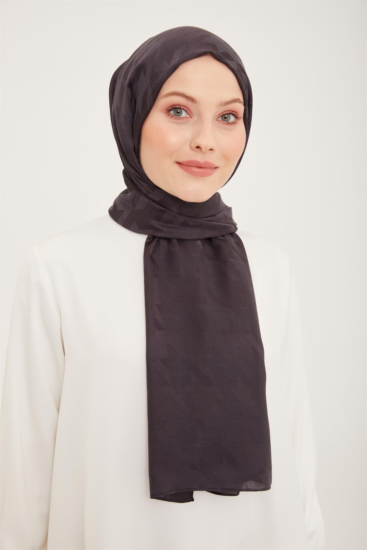 Armine-Trend Ruby Shawl - 2 - Anthracite 127 2