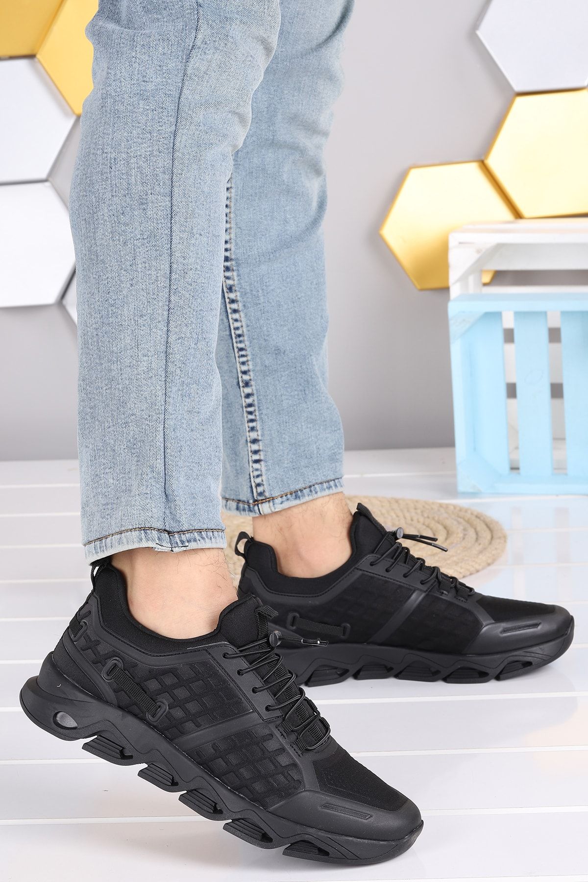 NORTH OF WILD Black Dinatale Daily Memory Sole Men s Sports
