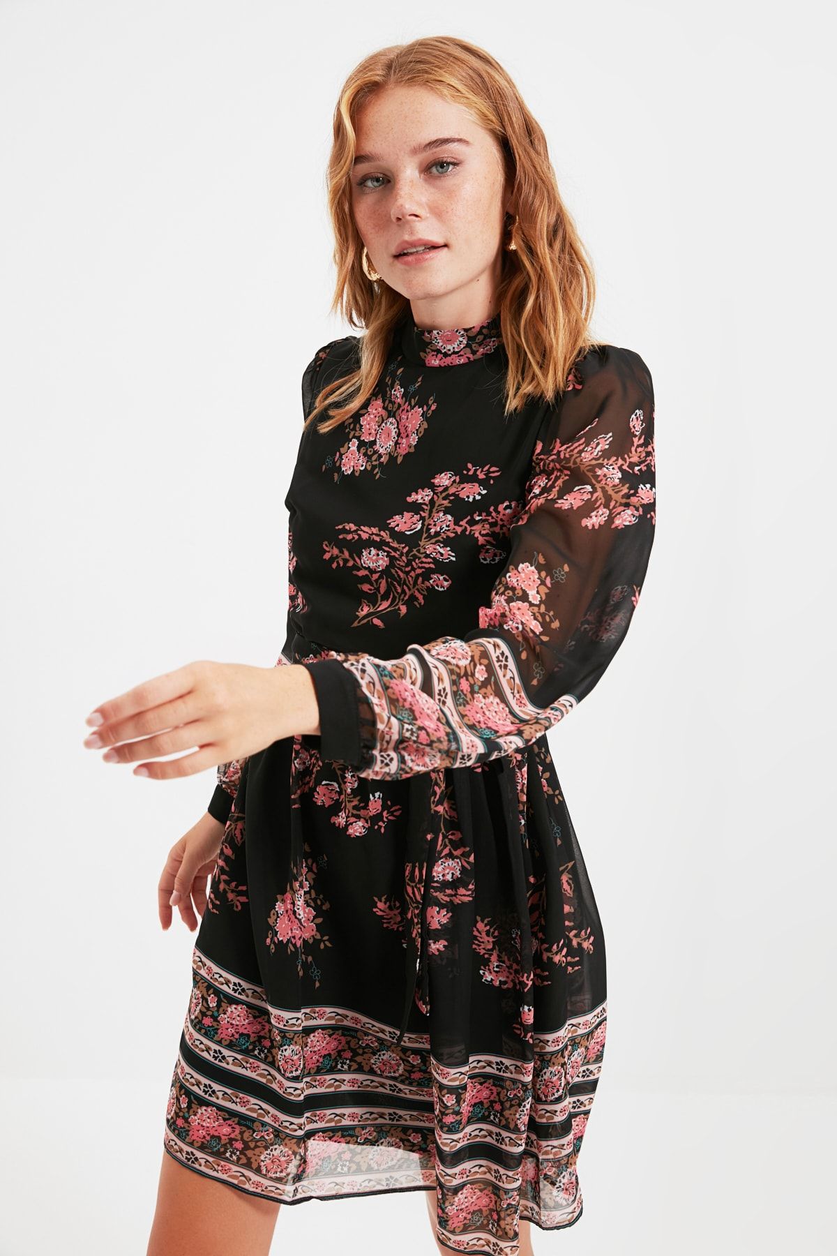 Trendyol Collection Kleid Schwarz A-Linie Fast ausverkauft