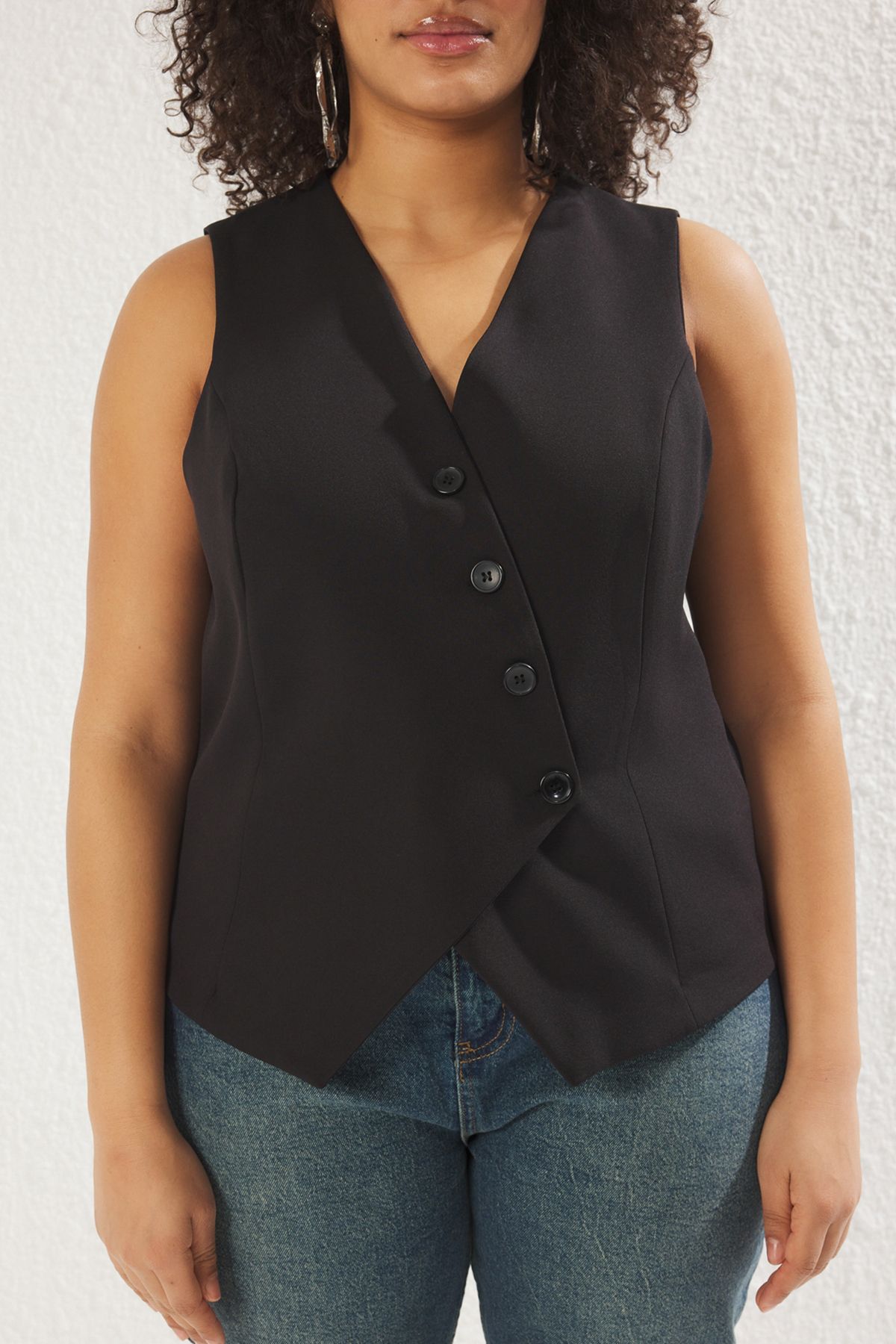 Trendyol Curve-Black Regular Asymmetrical Button Plus Size Woven Vest Tbbss25Bh00000 3