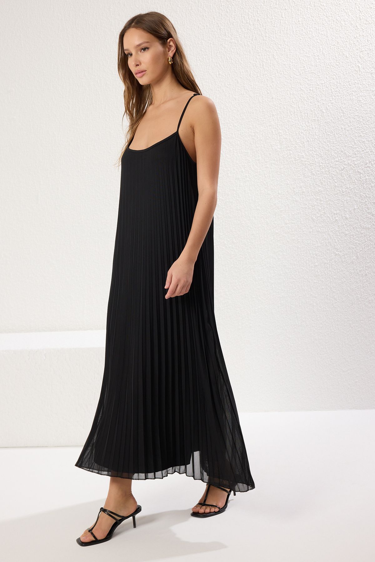 complete the look image