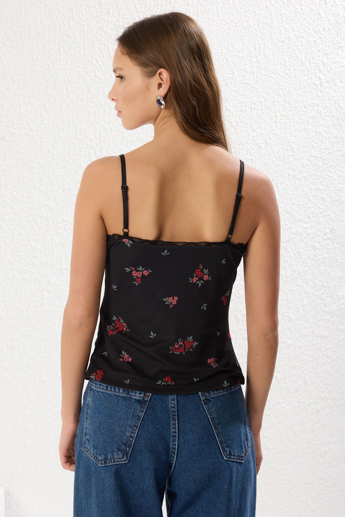 Trendyol Collection-Dehnbare, mit Tüll gefütterte Strickbluse – mehrfarbig, körperbetont TWOSS25BZ00042 5