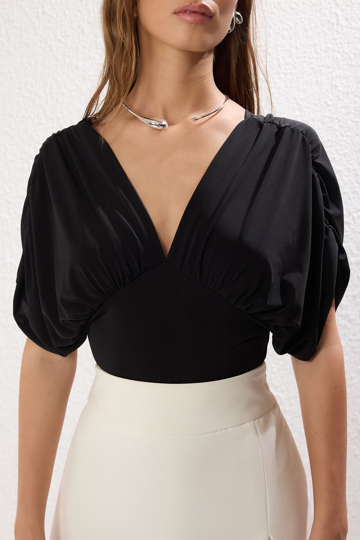 Trendyol Collection-Schwarzer, gerader, figurbetonter, elastischer Strickbody mit Volants und Druckknöpfen TWOSS25BD00003 3