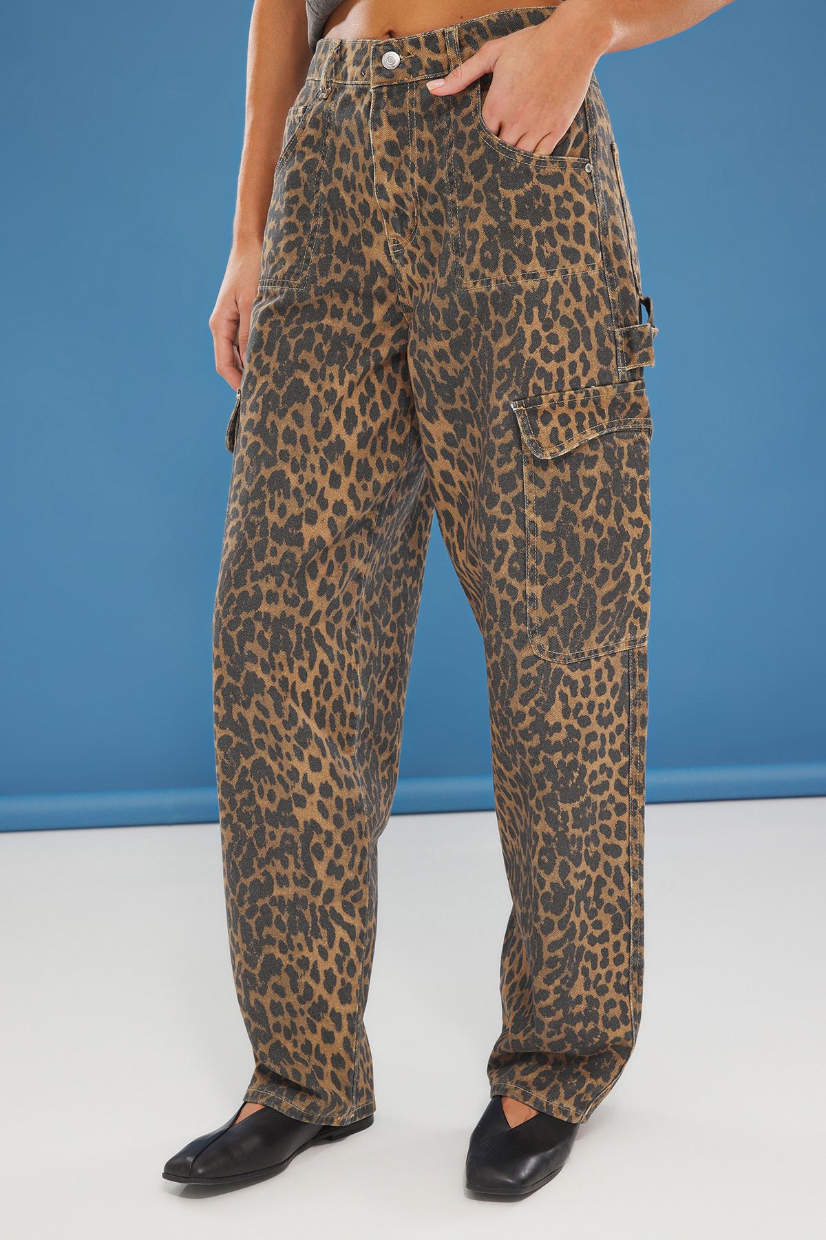 Trendyol Collection-Πολύχρωμο Leopard Print Cargo Pocket Λεπτομερές κανονικό φαρδύ τζιν μέσης TWOSS25JE00158 3