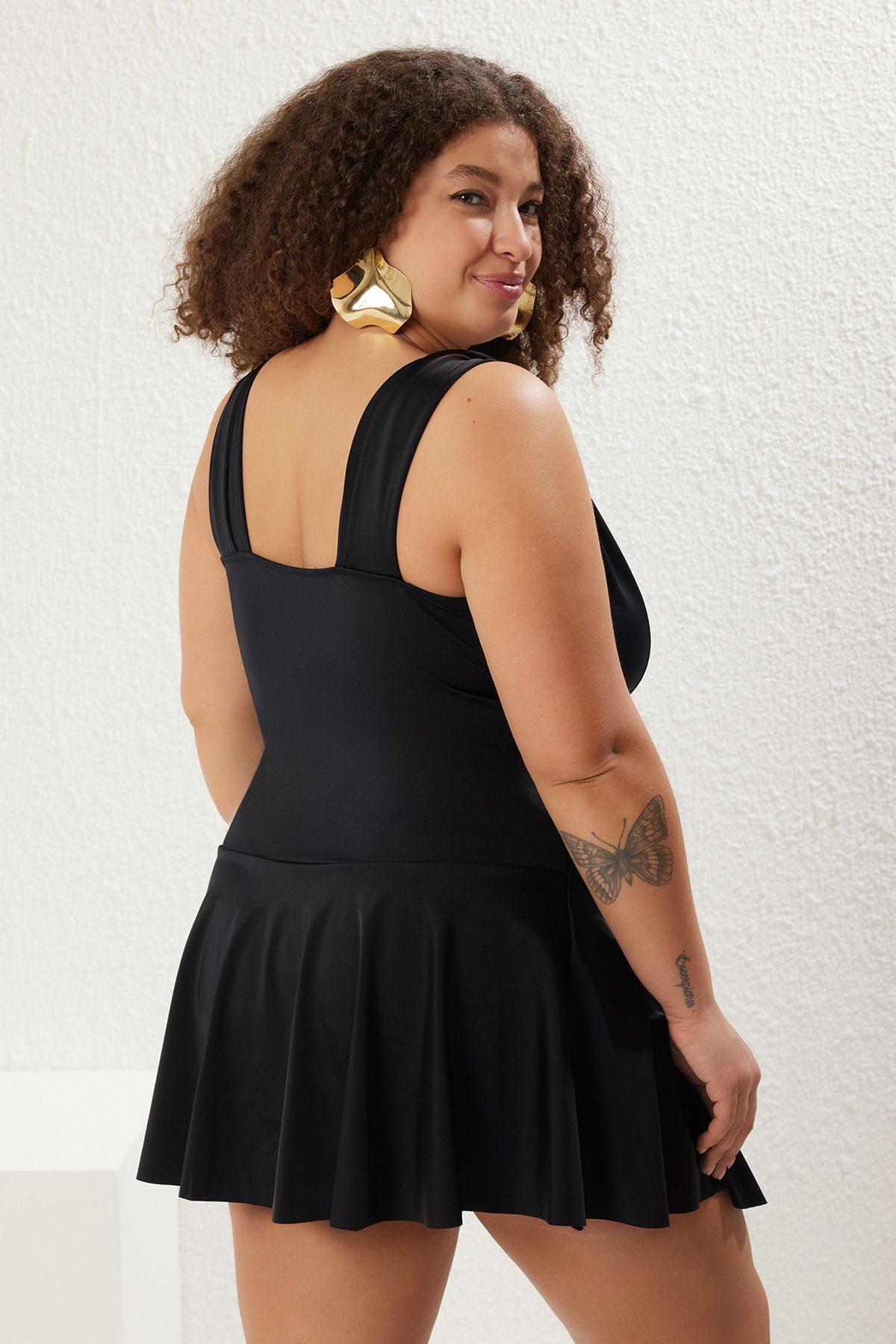 Trendyol Curve-Plus Size Black Swimsuit - Deep V-Neck and Gathered Detail Skirt Tbbss25Am00017 5