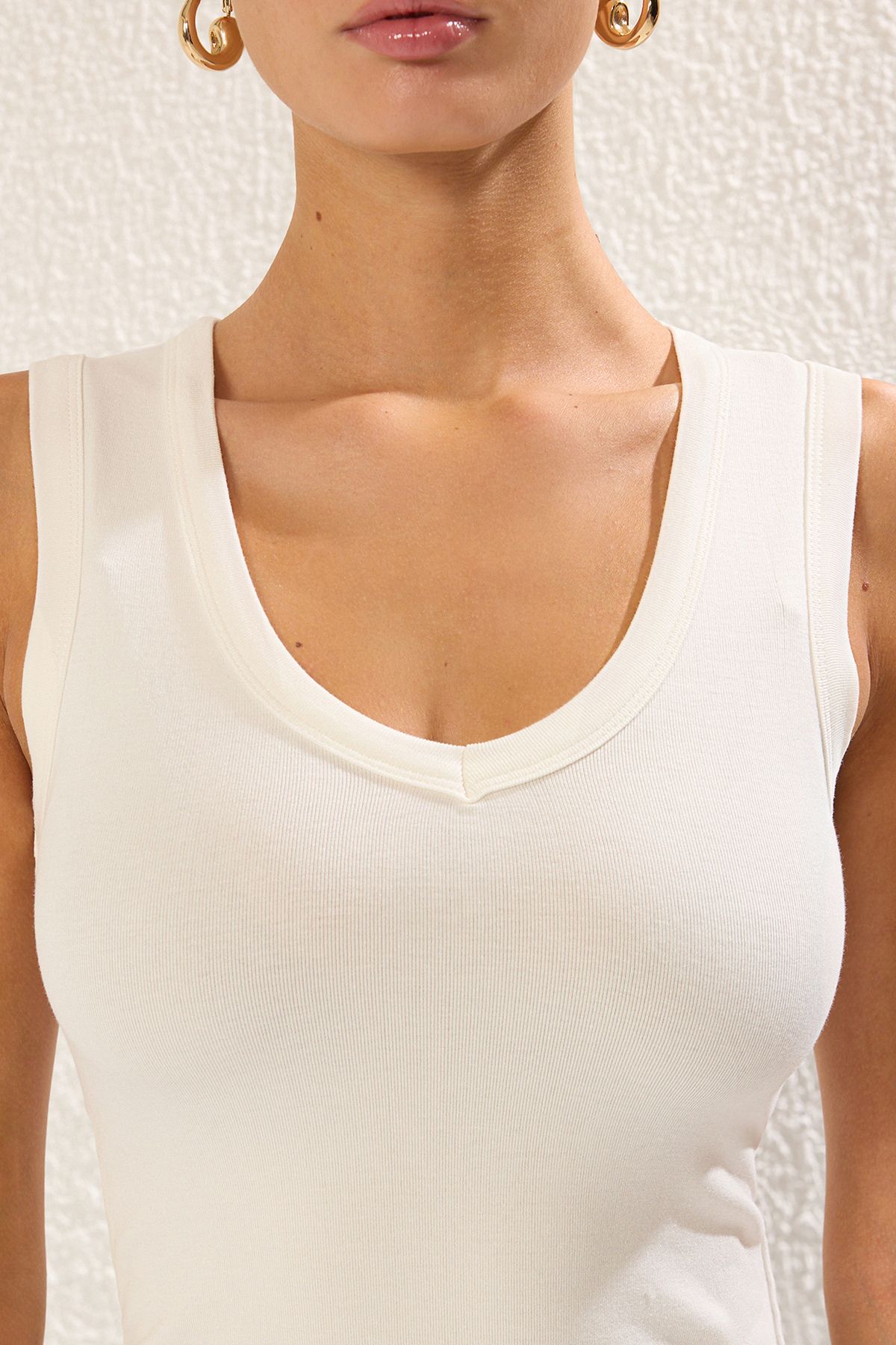 Trendyol Collection-Ecru Tailliertes/Eng anliegendes ärmelloses, dehnbares Strick-Tanktop TWOSS25AL00022 3