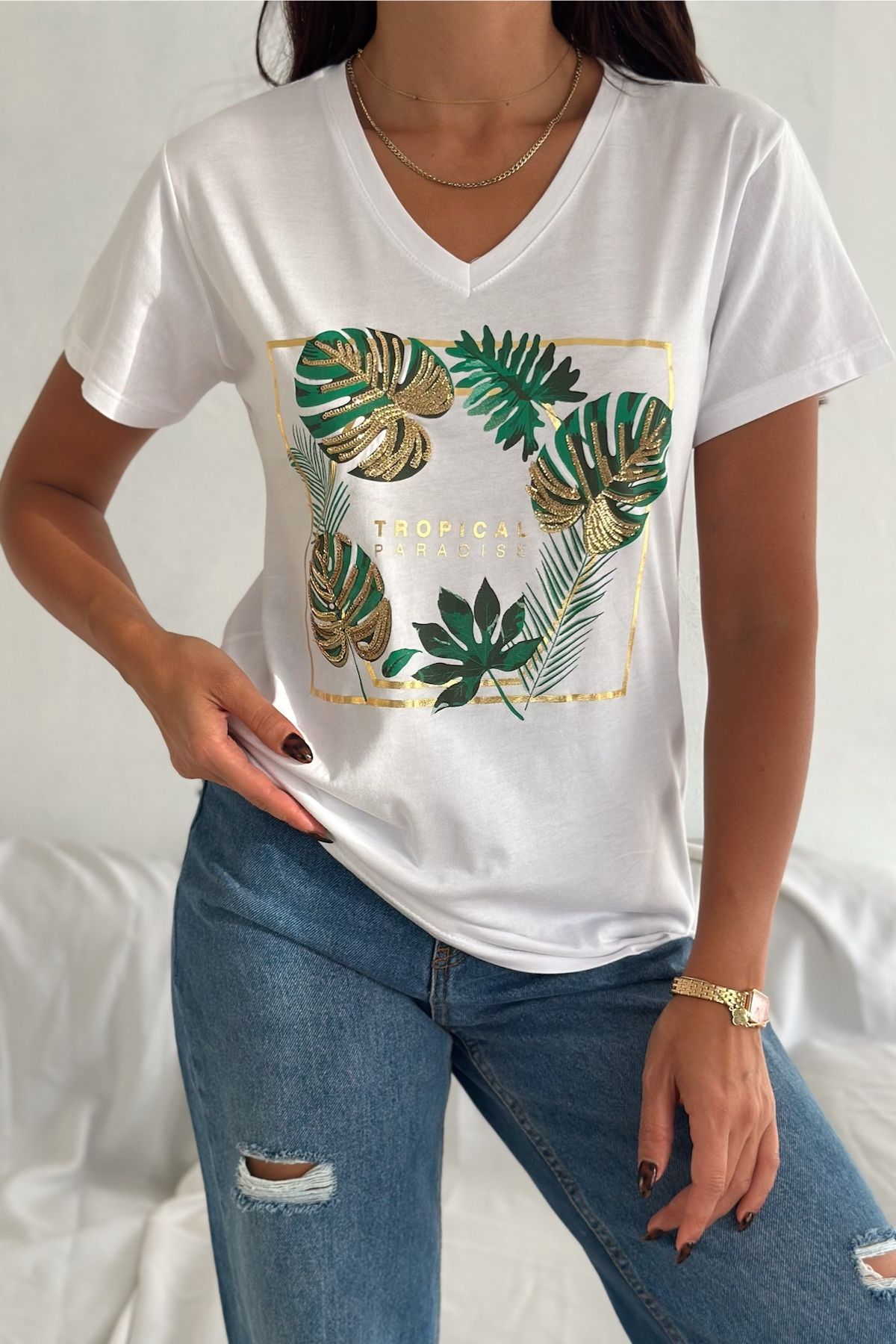 FEMELLE Kadın Beyaz V Yaka Tropical Yaprak Pul Payet İşlemeli %100 Pamuk T-Shirt