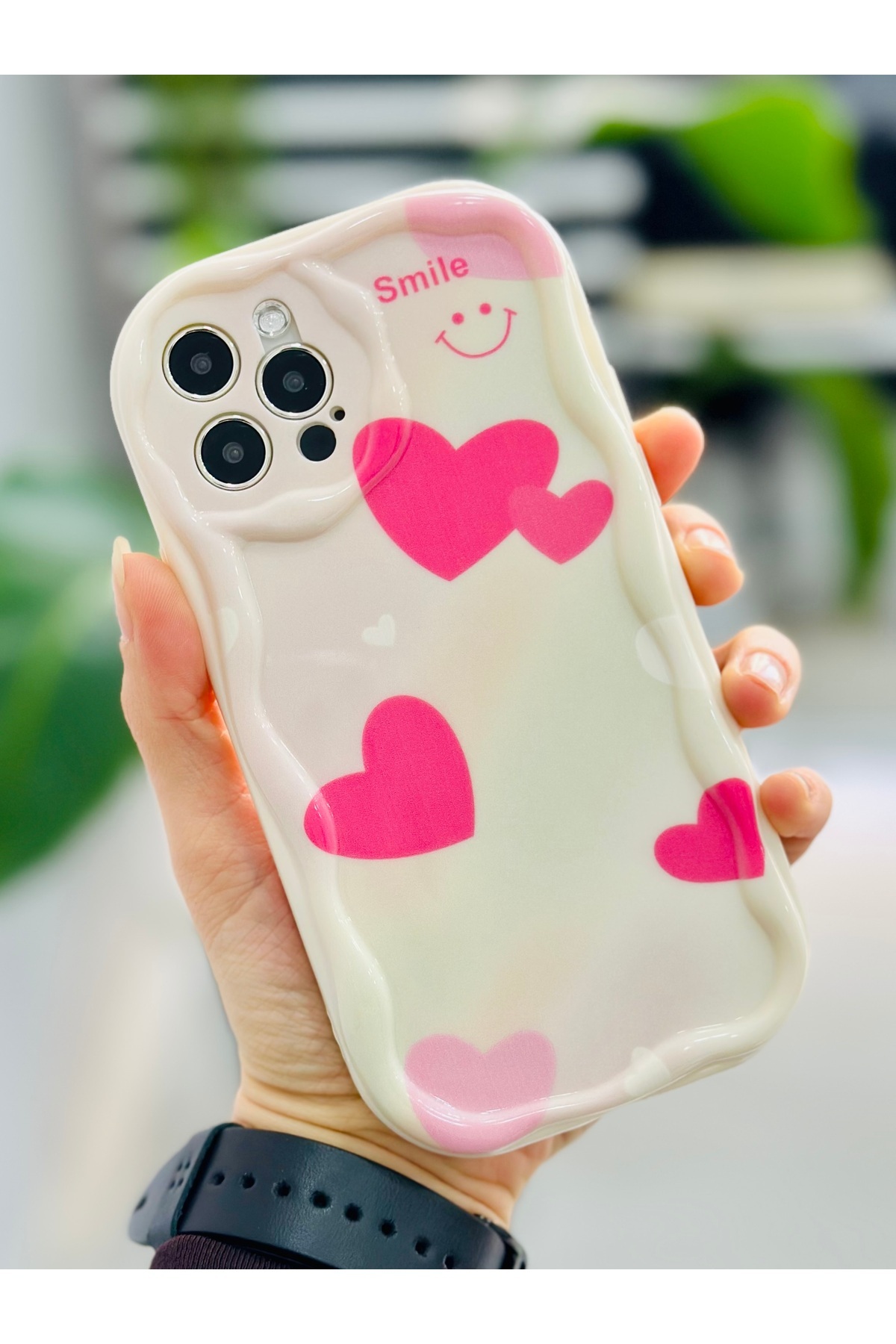 Go Aksesuar-حافظة سيليكون مرنة متوافقة تمامًا مع هاتف iPhone 12 و12 Pro مع نمط طباعة SMILE HEART 4