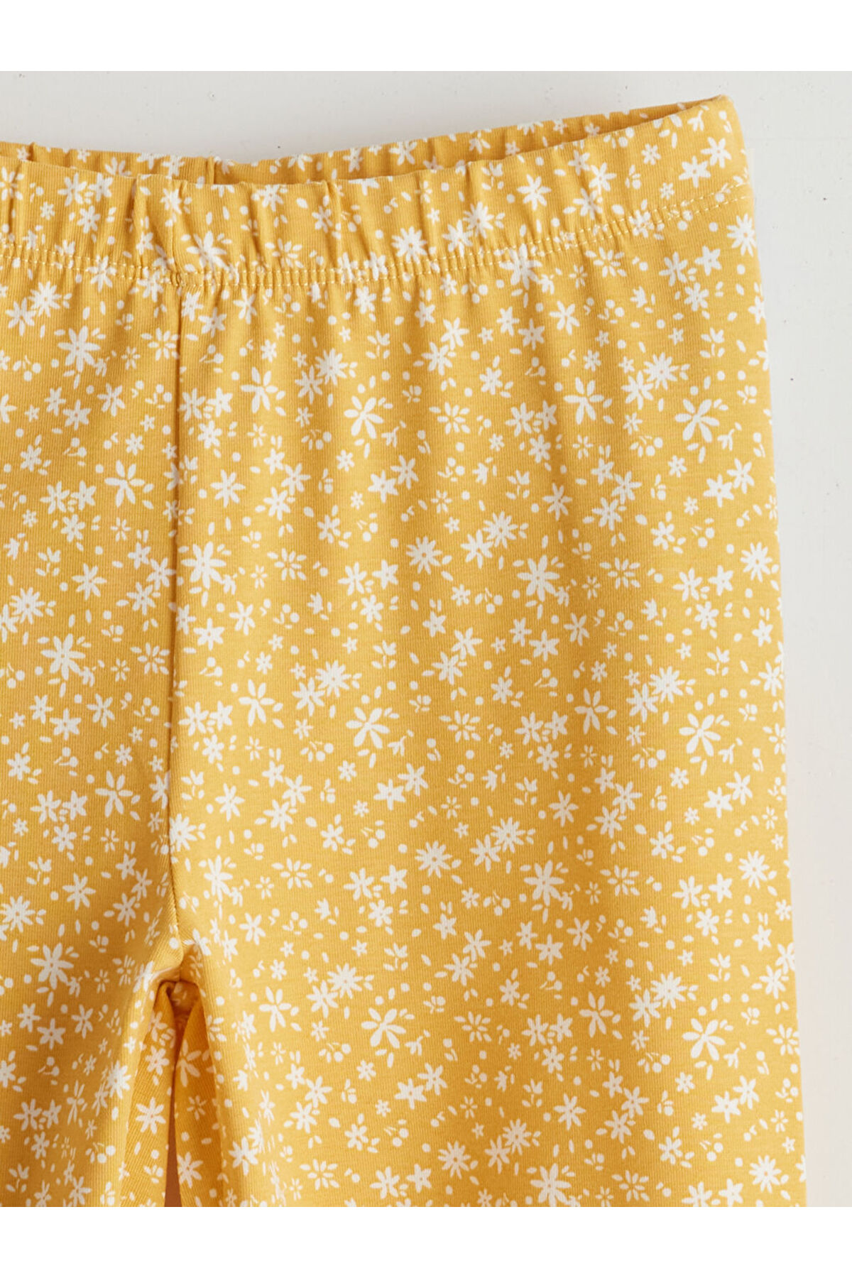 LC Waikiki Sarı Beli Lastikli Çiçekli Kız Çocuk 3/4 Boy Tayt fotoğrafı 3 (önizleme)