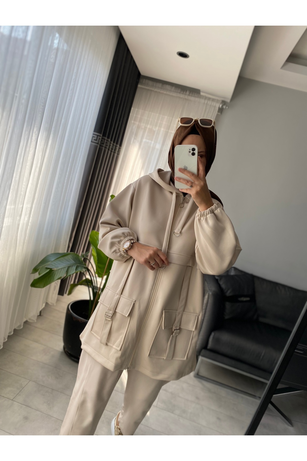SARE BOUTIQUE-Scuba Zipper Closure Pocket Detailed Jacket 2