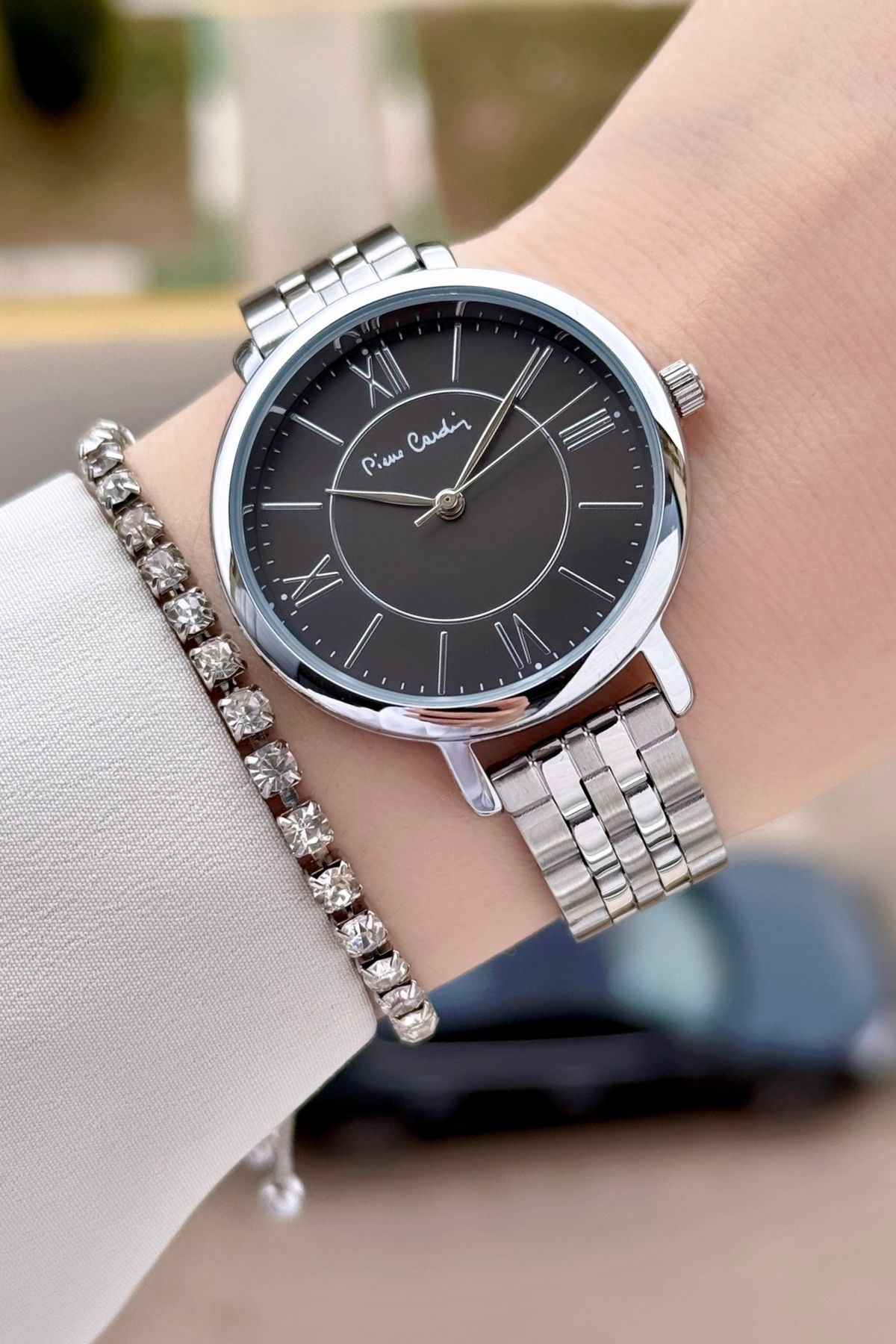 ساعت مچی زنانه 36 میلی متری با صفحه مشکی و بند نقره ای Pierre Cardin