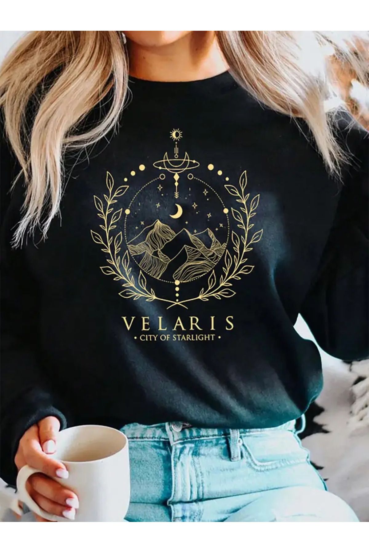 Apparelix Velaris Şehrinin Yıldız Işığı Grafik Baskılı Sweatshirt - Rahat ve Şık - Geniş Beden Seçenekleri