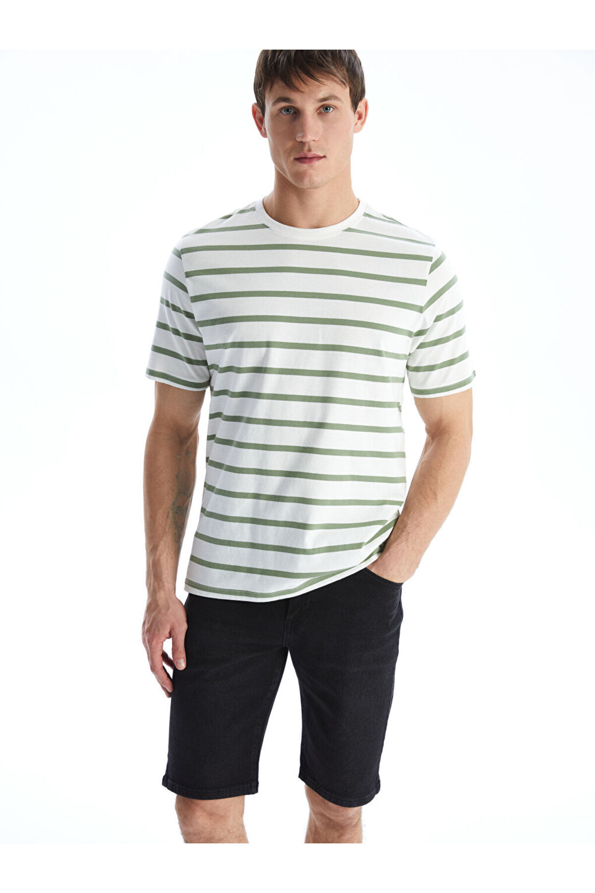 LC Waikiki-Create Your Style from Uzg Store |   Standard Fit Men's Jean Shorts 3