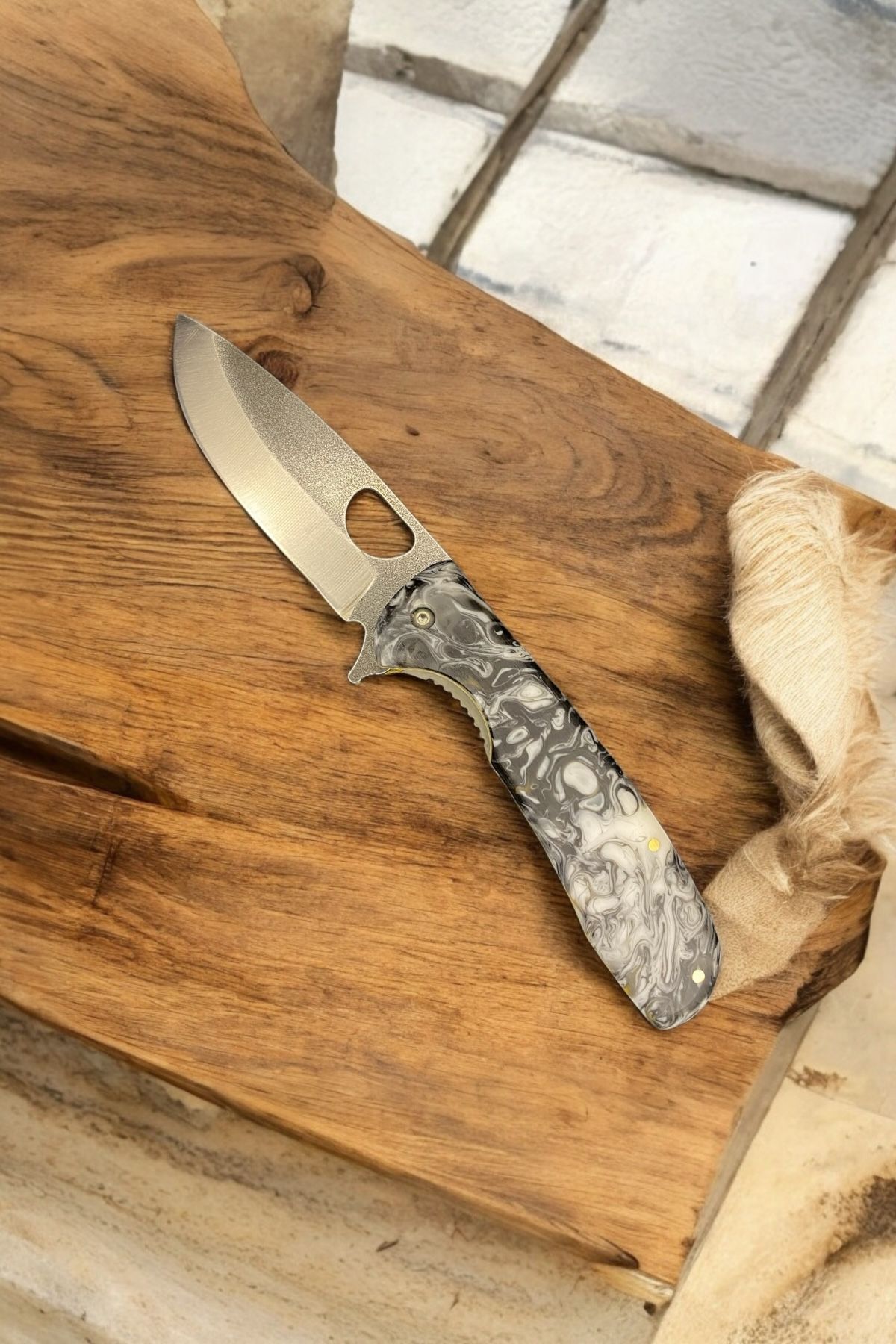 THORIN Çeli̇k 21cm Kli̇psli̇ Ki̇li̇tli̇ Çakı