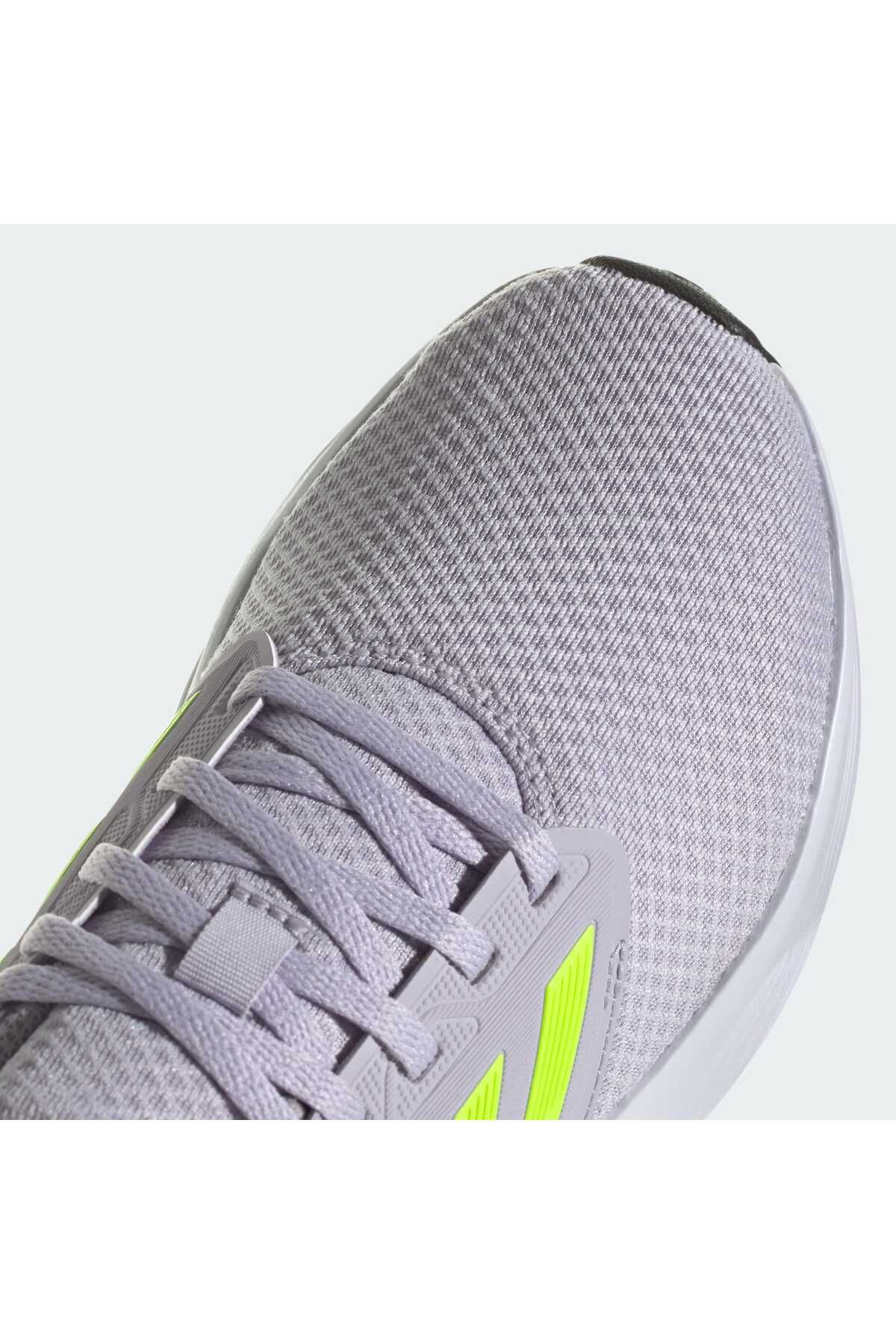 کفش دو و تمرین نقره‌ای زنانه 6 W در حال رانینگ adidas