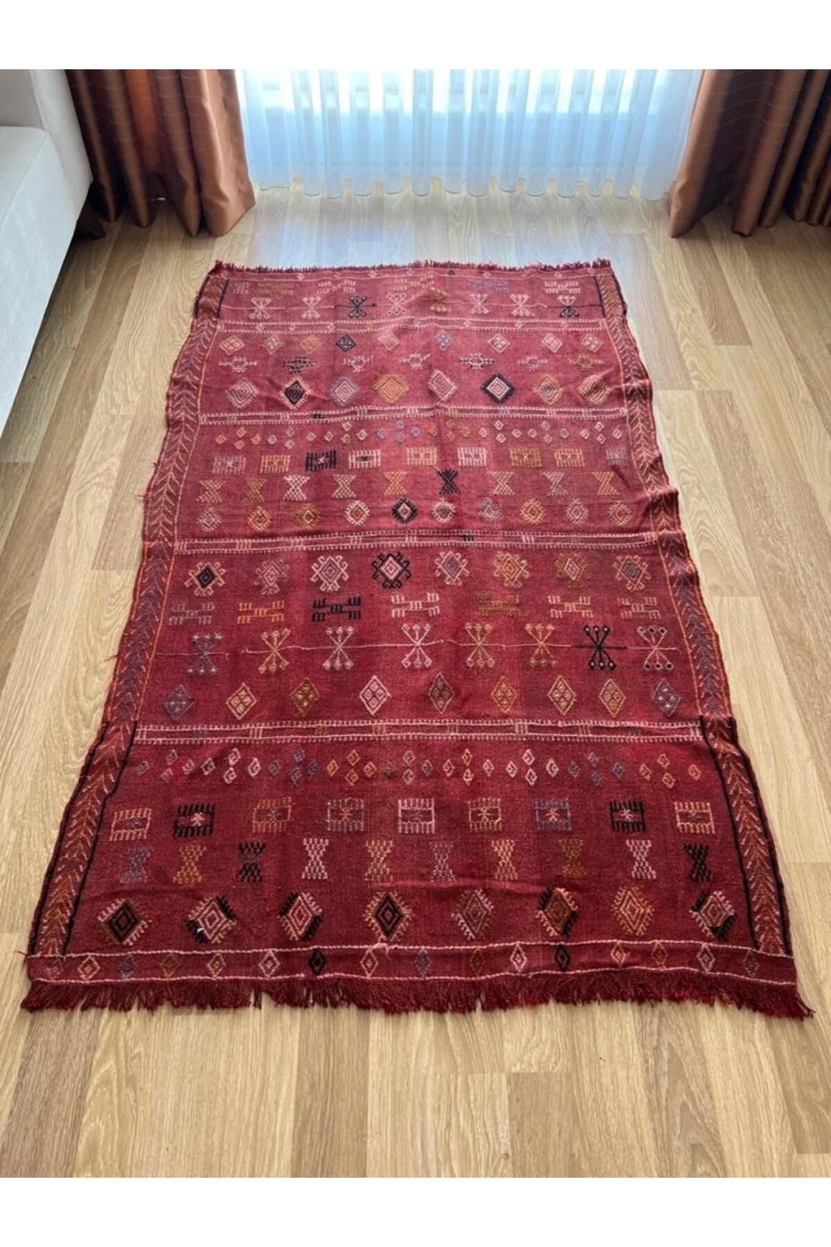 DesignEv 190x120 cm El Dokuma Türk Kilim, Ender Desenli Kırmızı Kilim, Akrep ve Koç Boynuzlu Motifler, Boho S