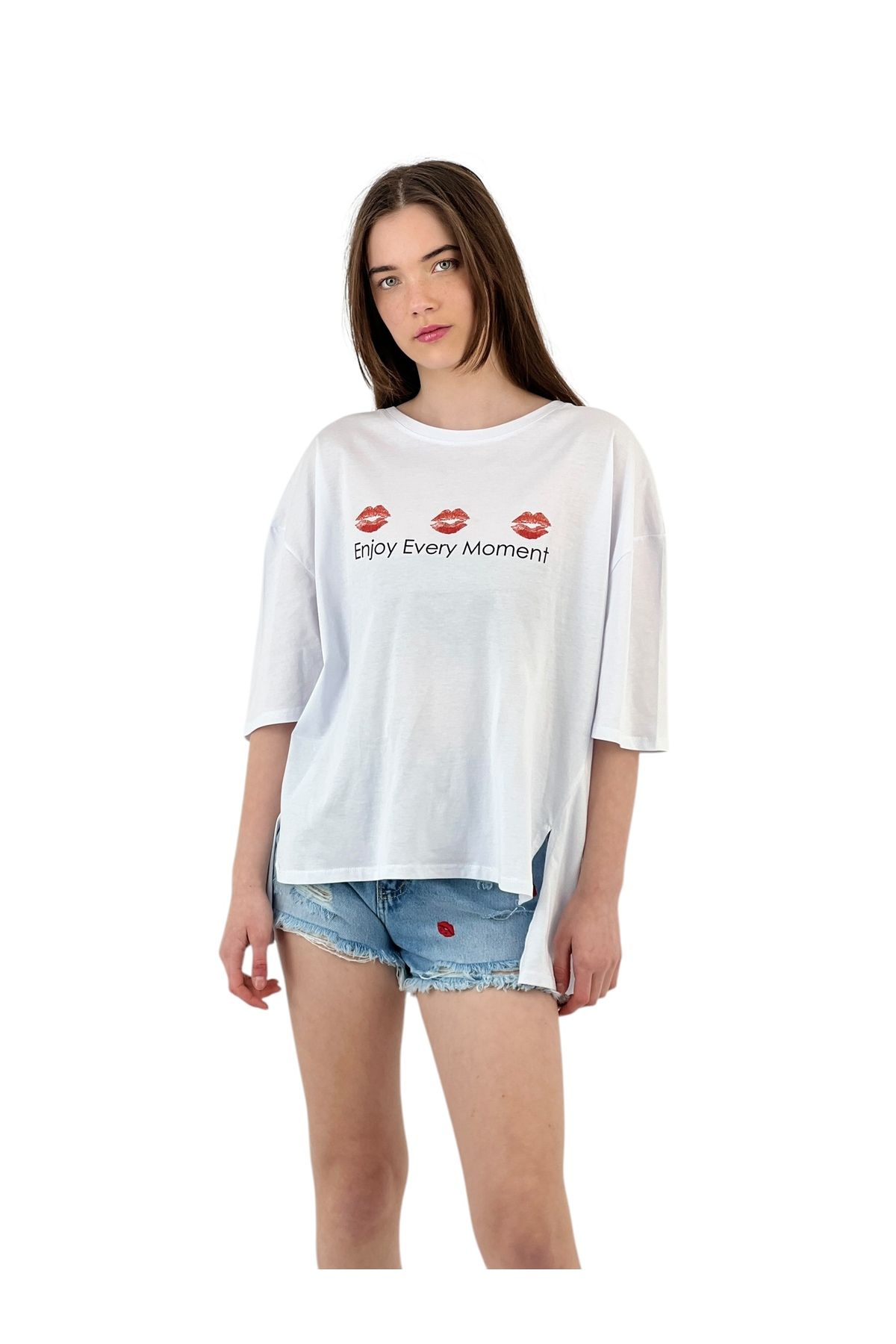 Miss Poem-Enjoy Every Moment" Printed White Oversize T-Shirt 4