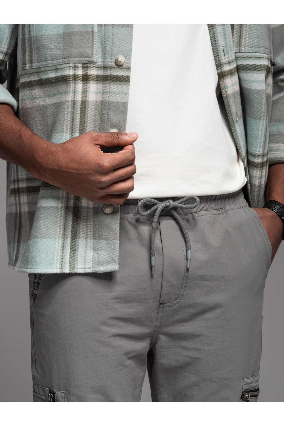 OMBRE-Men's jogger pants with cargo pockets and print - gray V4 OM-PAJO-0200 L 4