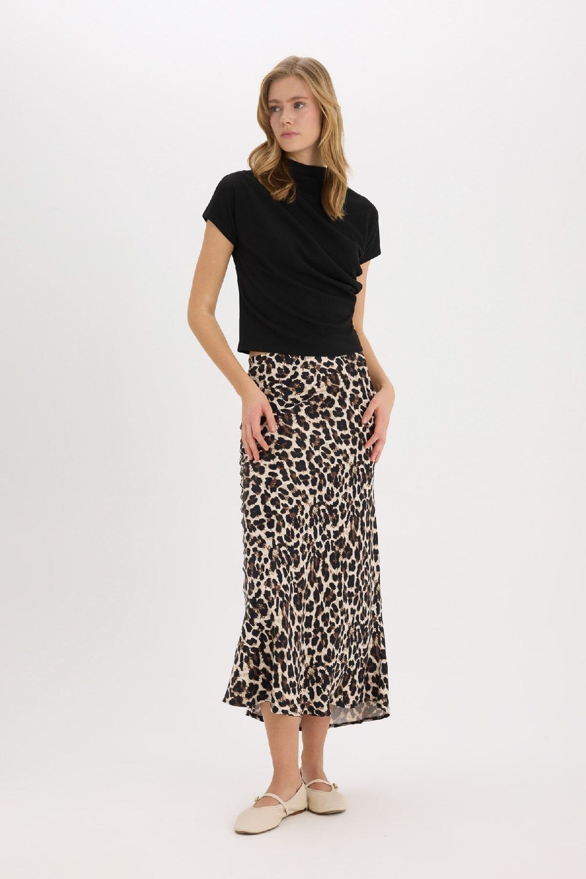 DeFacto-A-Line Regular Waist Leopard Print Satin Maxi Skirt D7648Ax25Sp 3