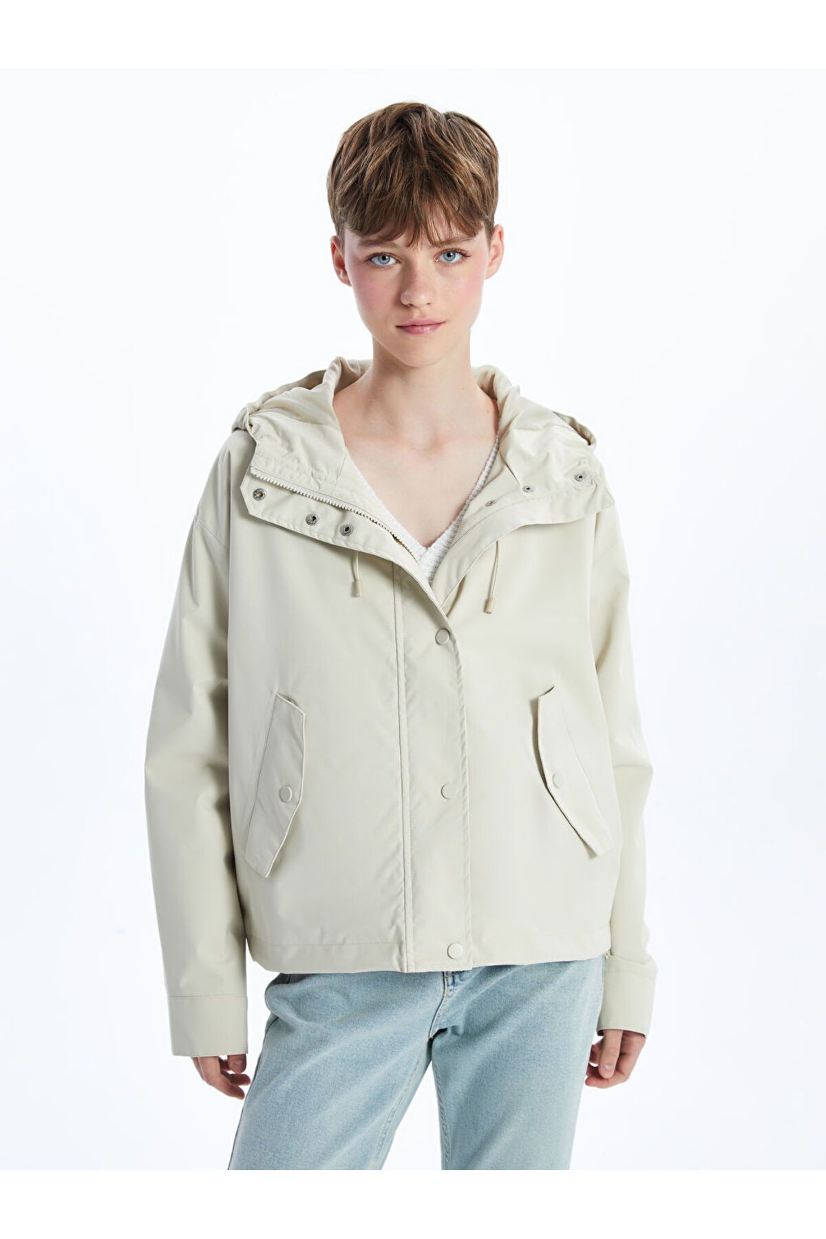 LC Waikiki Kapüşonlu Düz Oversize Kadın Mont