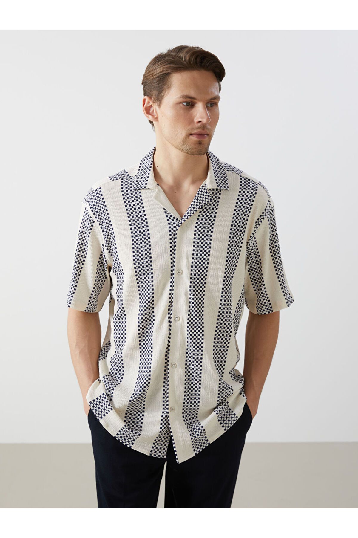 LC Waikiki LCW Regular Fit Kısa Kollu Desenli Erkek Gömlek