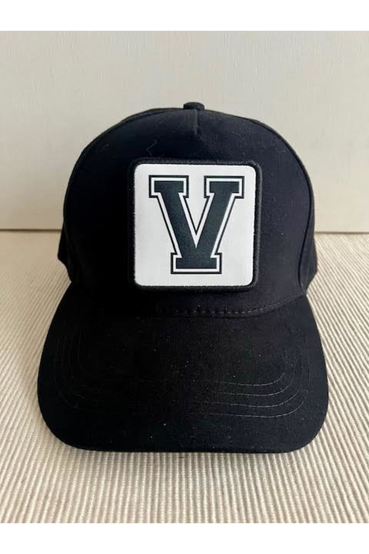 CosmoOutlet-100% Cotton Men's Black Hat with Letter V Back Adjustable Changeable Sticker 2