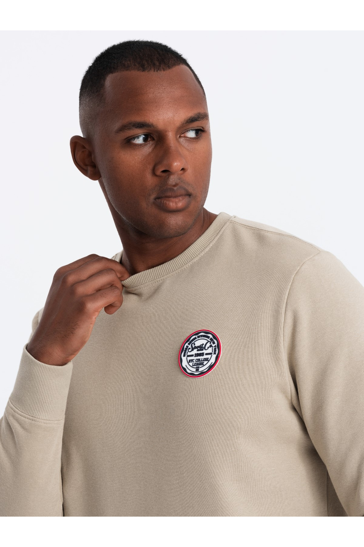 OMBRE-Nicht dehnbares Sweatshirt für Herren mit Patch im College-Stil - Sand V3 OM-SSNZ-0134 S 2