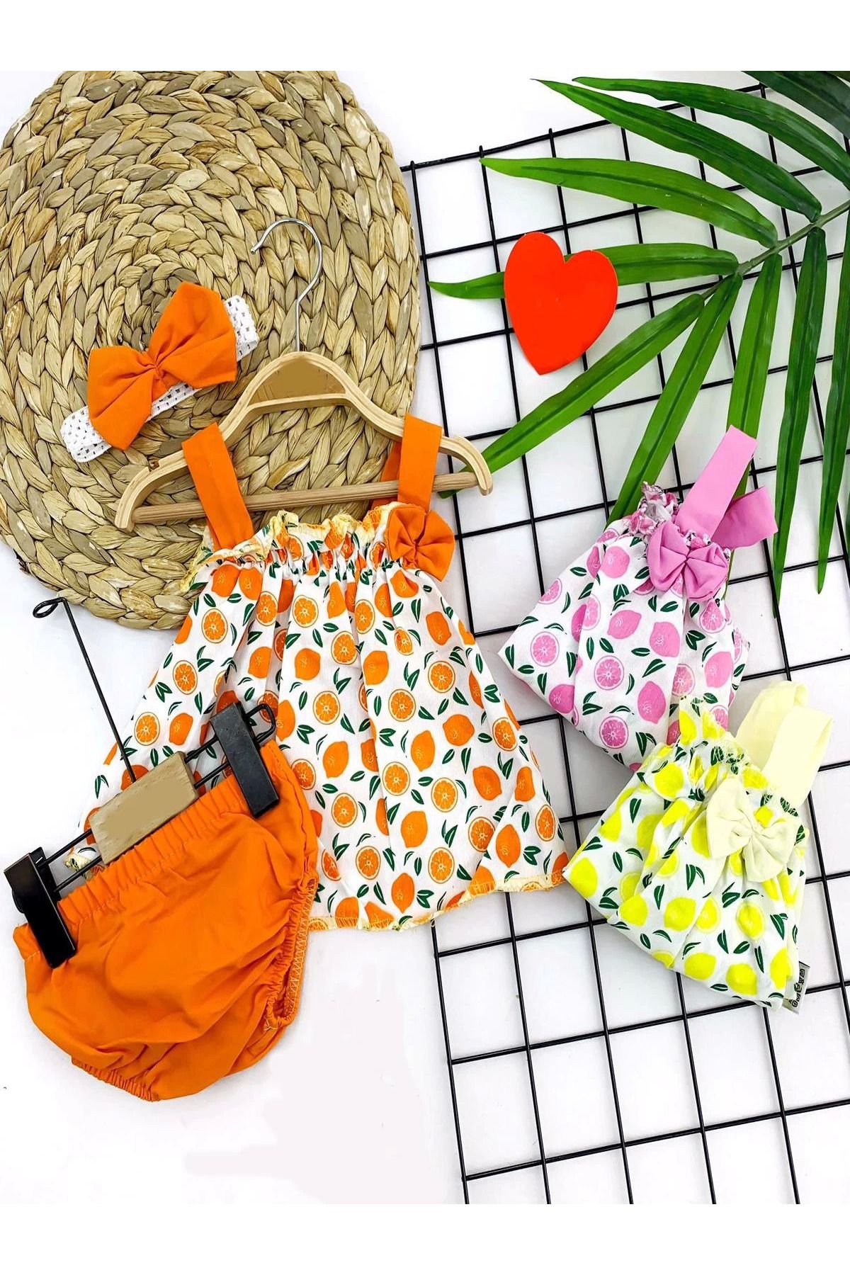 velmorafashion 3-6-9-12 Ay Bandajlı Ve Kilotlu Meyve Desenli Askılı 3lü Kız Bebek Elbisesi Pembe