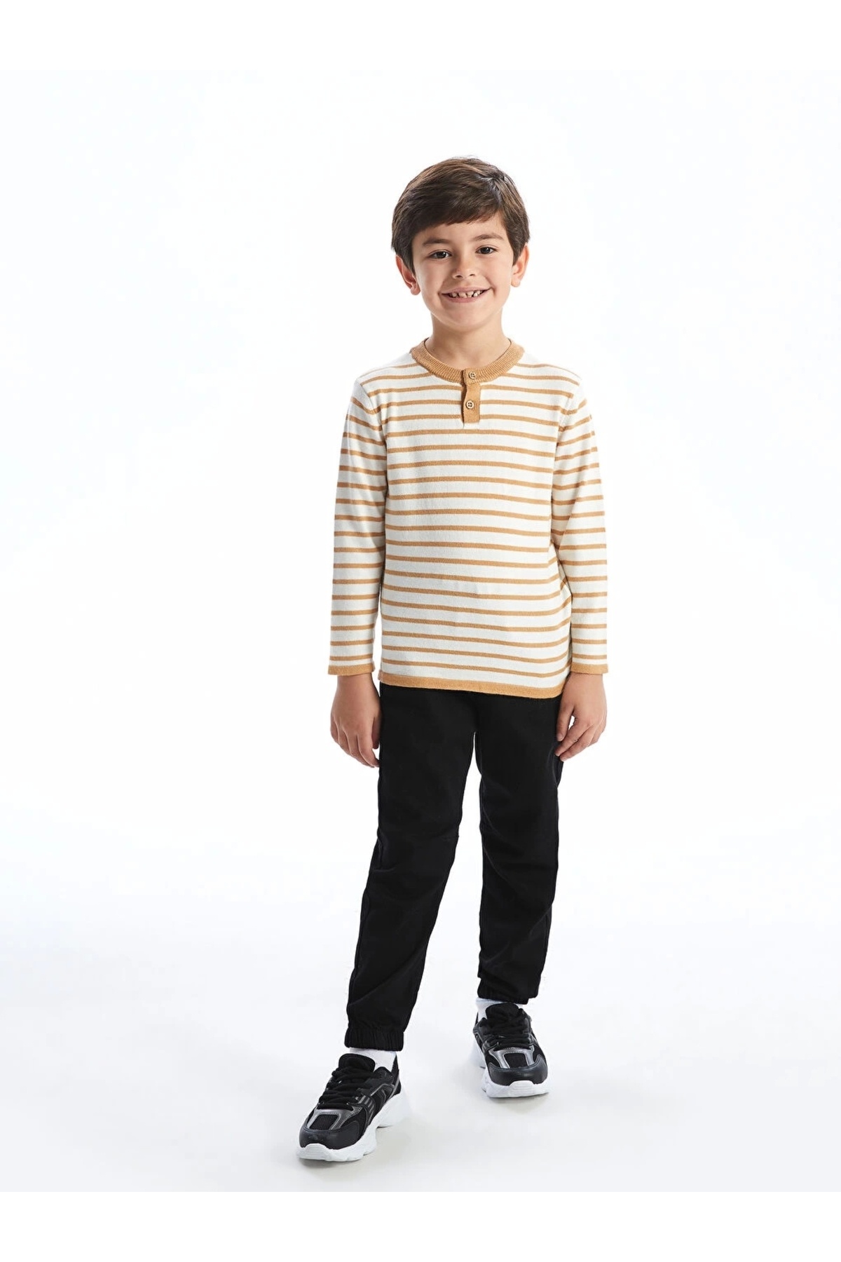LC Waikiki-Lcw Kids Black Boys Jogger Pants with Elastic Waist 2