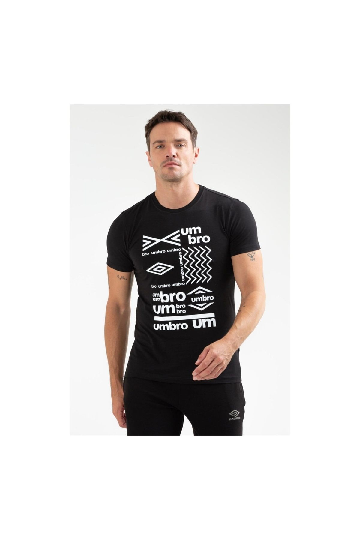 【UMBRO】 Late Checkout Waffle Hooded T- Shirt ★ 男女共用 Umbro fashion − Browse 100+ best sellers from 15 stores