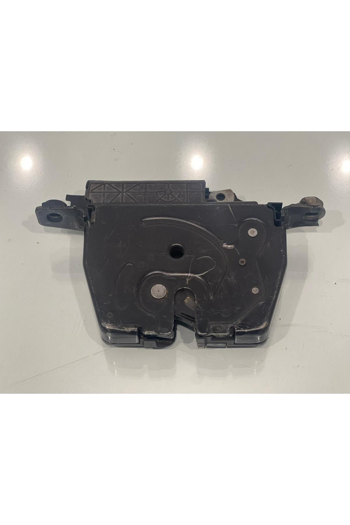 Fabrikasyon 51244825342 4825342 51247191212 BMW F06 F10 F30 F80 UYUMLU BAGAJ KİLİDİ