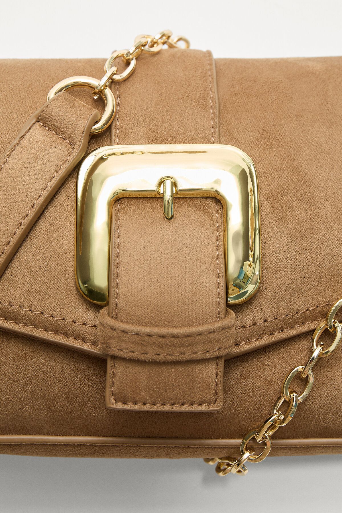 کیف کمر کراس‌برد با طراحی جذاب و توکای قابل تنظیم Stradivarius